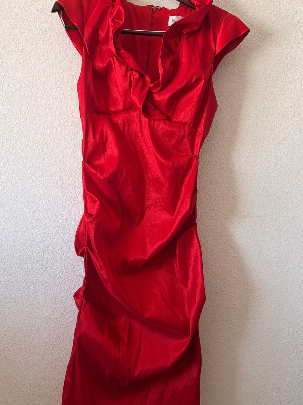 Xscape Red Ruffle V-Neck Ruched Midi Dress - Picture 4 of 14